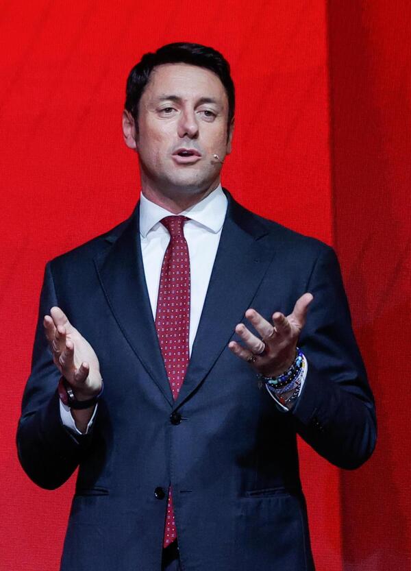 Andrea Giambruno is back: Mediaset lo riporta in tv al TgCom 24, ma com&rsquo;&egrave;?