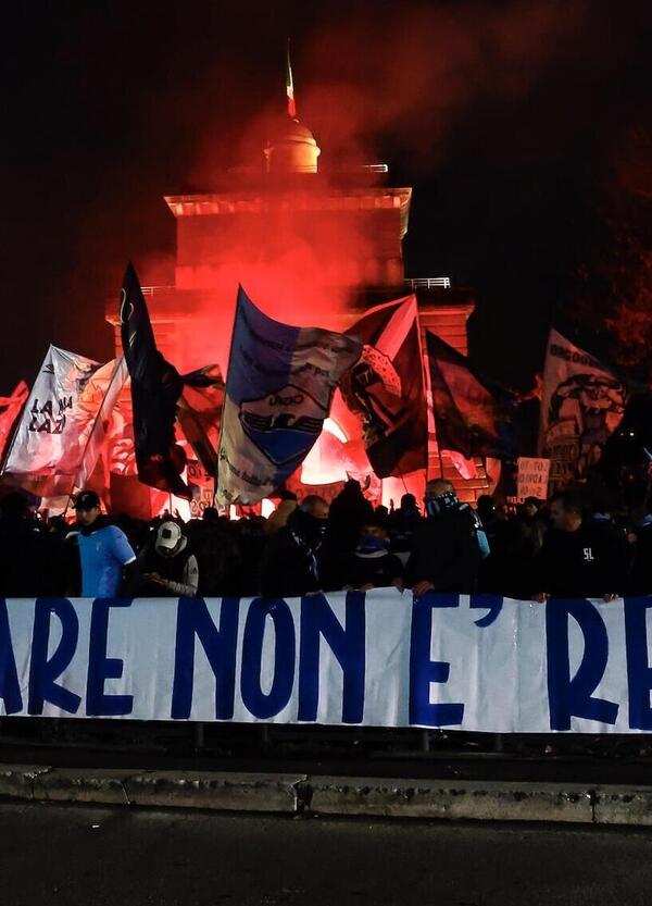 Alla fine hanno vinto i tifosi della Lazio: l&rsquo;Olimpico vuoto, il potere di una curva e un gesto d&rsquo;amore