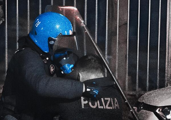 La violenza di Torino non &egrave; l'eccezione. &Egrave; l'ennesimo segnale che la democrazia non la vuole pi&ugrave; nessuno