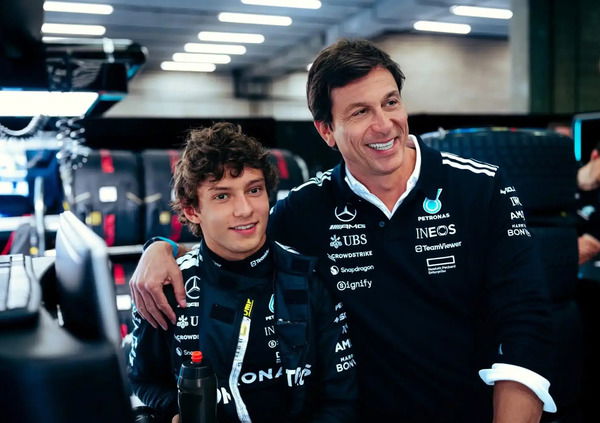 Nel 2026 Antonelli si prender&agrave; la Mercedes e la Formula 1? &ldquo;Il mio obiettivo &egrave; vincere, contro Russell sar&agrave; divertente&rdquo;. E Wolff spara su chi accusa la W17