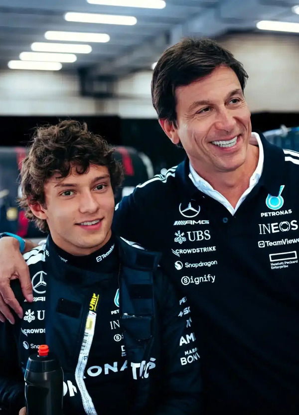 Nel 2026 Antonelli si prender&agrave; la Mercedes e la Formula 1? &ldquo;Il mio obiettivo &egrave; vincere, contro Russell sar&agrave; divertente&rdquo;. E Wolff spara su chi accusa la W17