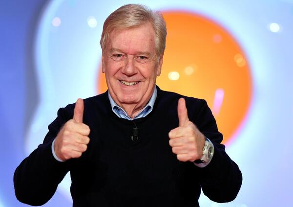 Claudio Lippi rinasce influencer grazie a Falsissimo? &Egrave; la cura Corona, bellezza: e ora su Instagram annuncia nuove bombe