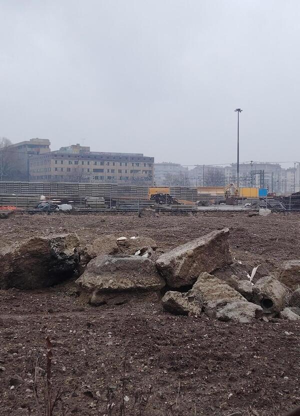 Rogoredo Afghanistan: reportage dalla distopia, ovvero un non luogo. Jeffrey Epstein &egrave; vivo e abita qui