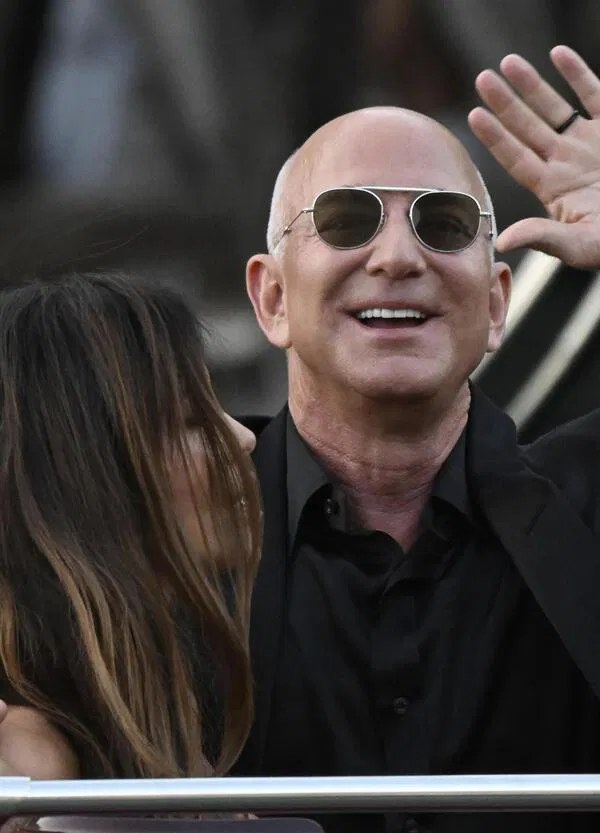 Perch&eacute; Jeff Bezos ha licenziato 300 giornalisti dal Washington Post? I razzi, lo Spazio e Amazon valgono pi&ugrave; dell'informazione...