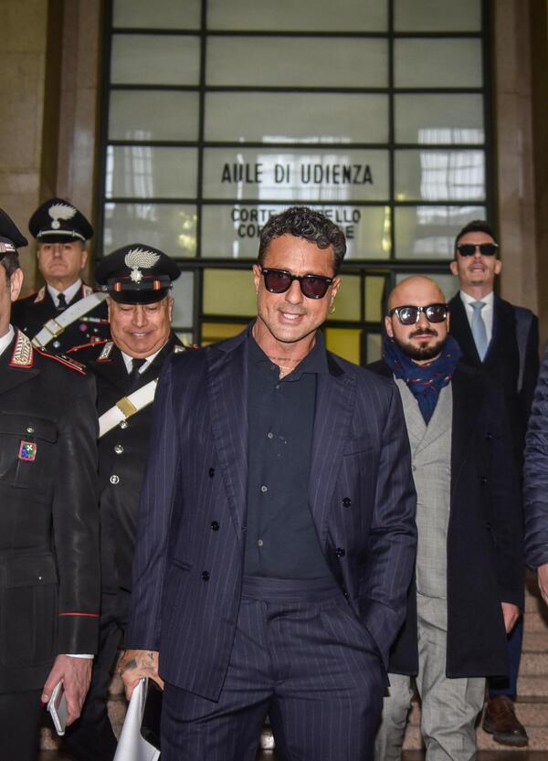 Mediaset denuncia i locali che ospiteranno Corona, ma perch&eacute; non usa i suoi media per smontare Falsissimo?