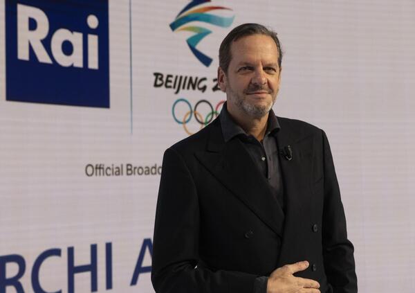 Ok ma chi &egrave; Marco Balich? Genio italiano e direttore creativo della cerimonia di apertura delle Olimpiadi di Milano-Cortina: il Compasso d'Oro, le sedici cerimonie olimpiche e il concerto dei Pink Floyd a Venezia