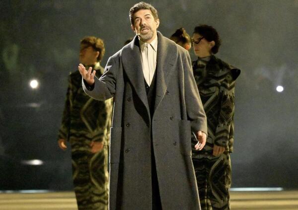 Pierfrancesco Favino &egrave; Infinito. Anche alle Olimpiadi si parla di guerra e politica, ma Leopardi ci concede un attimo sospeso 