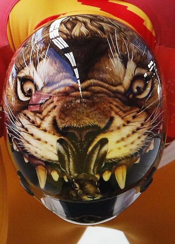 Ma quanto spaccano i caschi degli atleti di skeleton alle Olimpiadi? Il &ldquo;proibito&rdquo; degli inglesi, il leone di Frimpong, Iron Man e Joker