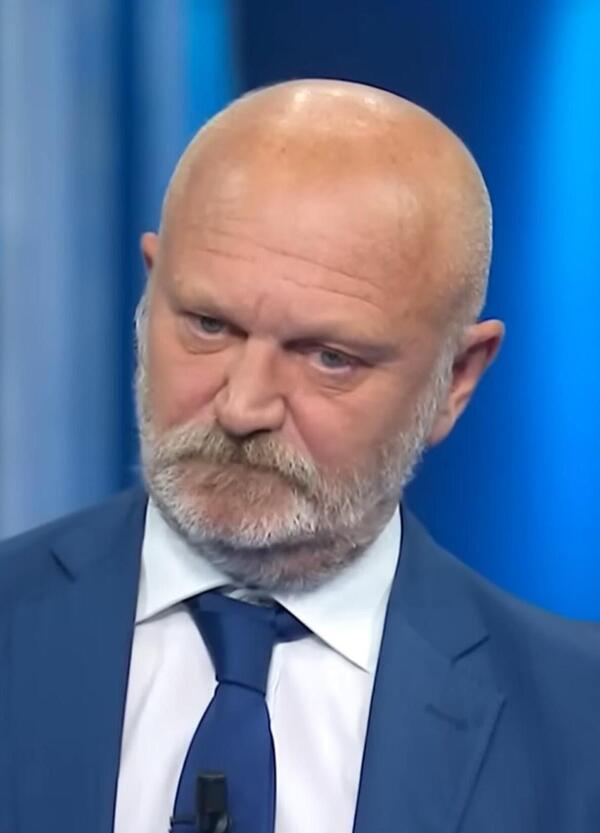 S&igrave;, avremmo voluto vedere Pucci a Sanremo per sentire i patetici lamenti di chi non lo apprezza e i grugniti scomposti di chi lo ama