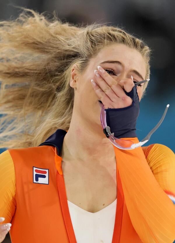 Jutta Leerdam oltre le lacrime di Jake Paul: ma chi &egrave; la medaglia d&rsquo;oro nel pattinaggio alle Olimpiadi?
