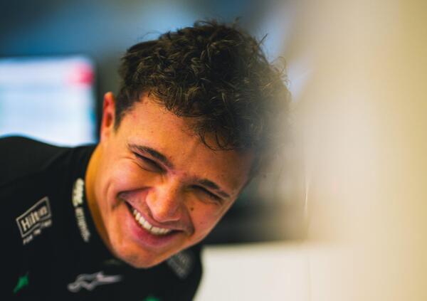 &ldquo;Se vuole, Max pu&ograve; ritirarsi&rdquo;: Lando Norris spara a zero sulle parole di Verstappen, infiammando gi&agrave; il 2026. Ma &egrave; davvero cos&igrave; o solo pre-tattica?