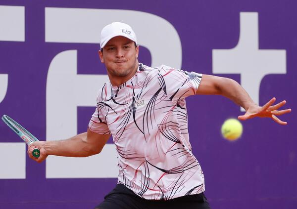 La folle storia di Luciano Darderi, perde in Argentina da straniero in casa propria. La scelta dell&rsquo;Italia, gli insegnamenti del padre e il futuro in Davis: ecco perch&eacute; questo sar&agrave; il suo anno