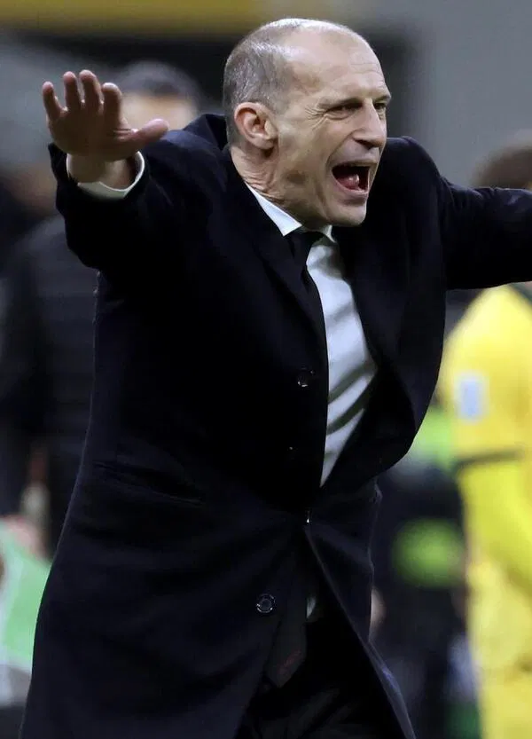 Lo scaz*o tra Allegri e Fabregas e il caso Bastoni hanno aperto una nuova era per il calcio italiano: &egrave; il tempo delle &ldquo;umili scuse&rdquo;. &Egrave; la Serie A o un film di Fantozzi?