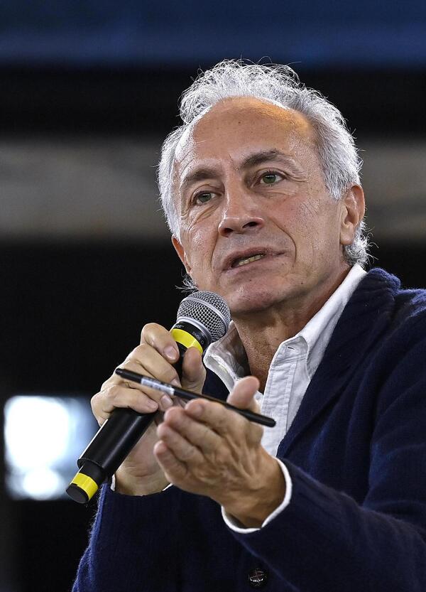 Travaglio percula Chanel Totti a Pechino Express col figlio dell&rsquo;agente di Ilary Blasi solo per perculare il ministro Tajani: &egrave; tutto bellissimo