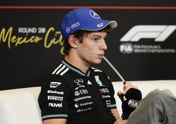 La Formula 1 del 2026? Abbiamo ascoltato Antonelli parlare di modalit&agrave; boost e sorpasso per cinque minuti, ci &egrave; venuto il mal di testa. E intanto la FIA valuta dei grossi cambiamenti