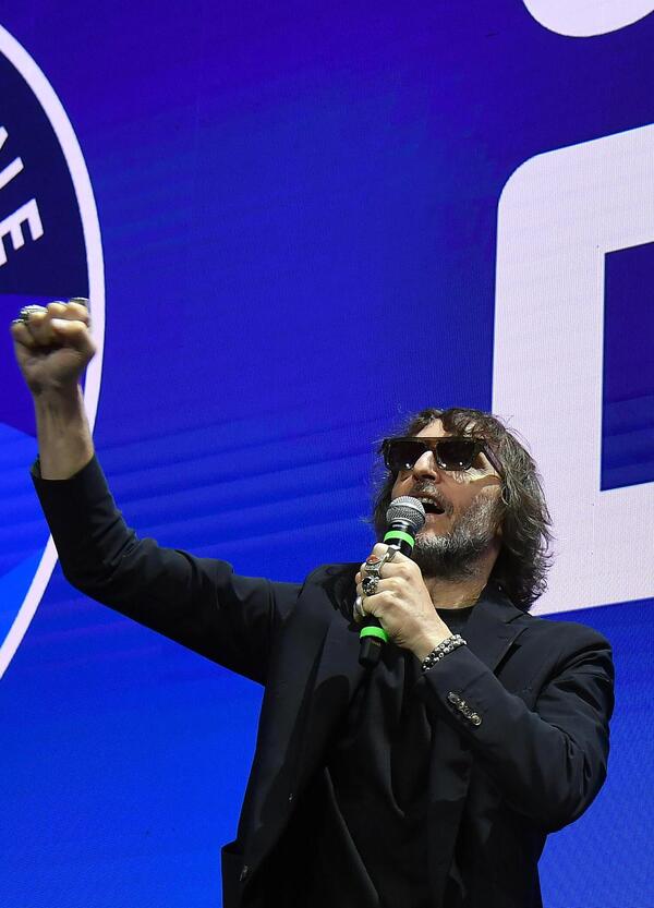 Sentito Cruciani sul poliziotto che ha sparato a Rogoredo? Quando il rigore conta pi&ugrave; della propaganda