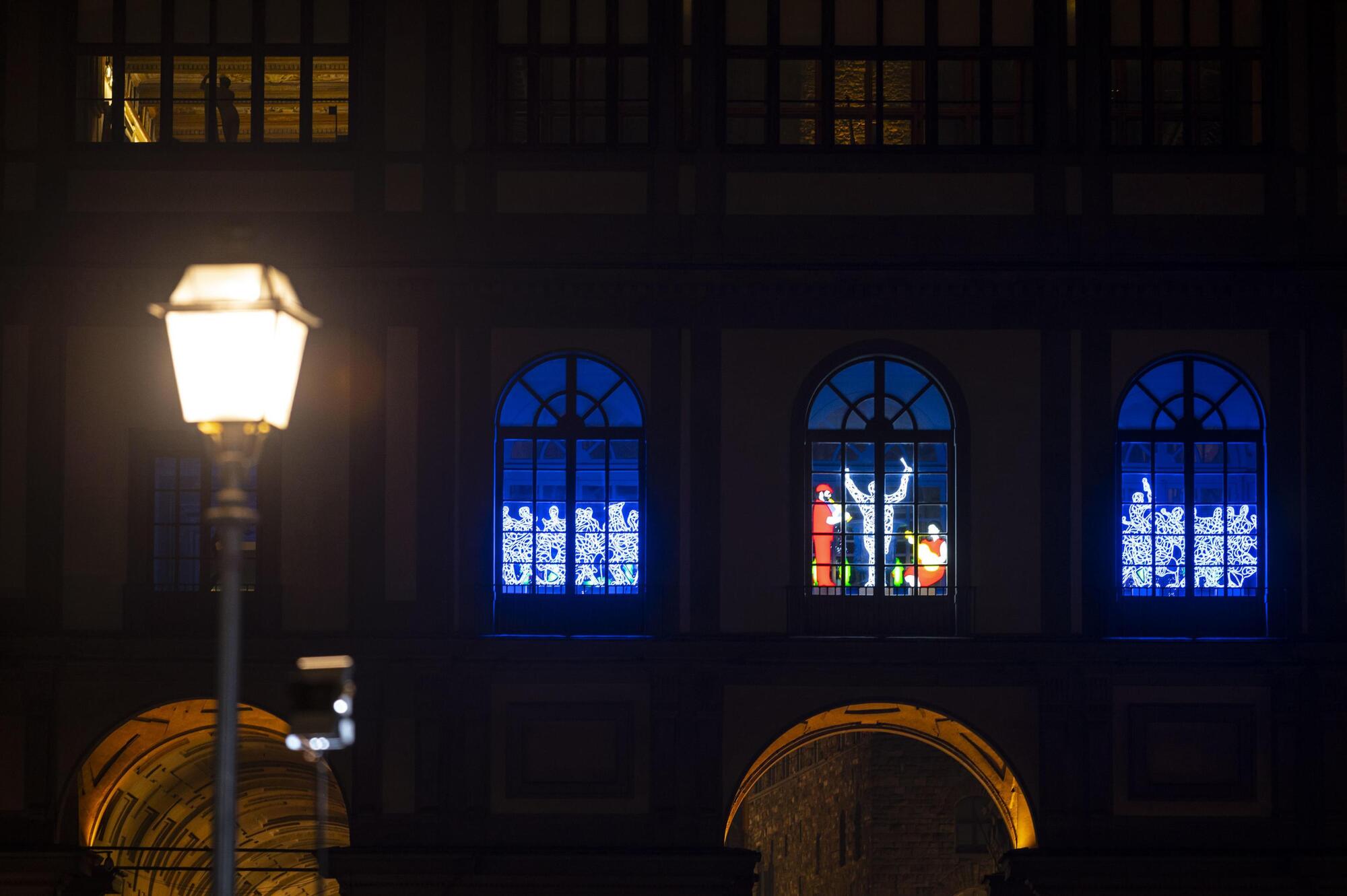 installazione di Marco Lodola agli Uffici