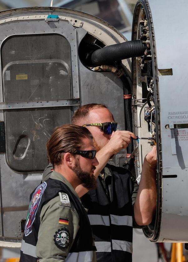 Avete letto la notizia dei pezzi di aerei militari spariti dall'Italia? Quello che non sapete &egrave; cosa c'&egrave; dietro. L'America Latina, la pista dei terroristi e del mercato nero, e il ruolo degli Stati Uniti