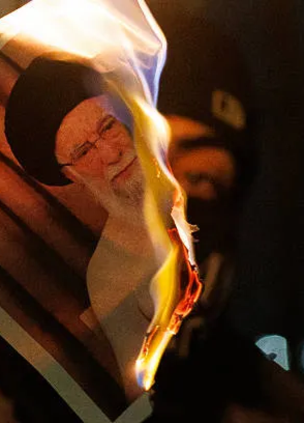 Hanno ucciso Khamenei. Bene 