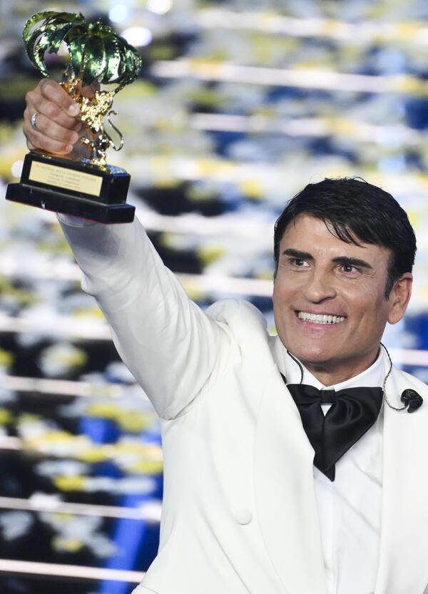 E ora l&rsquo;Eurovision! Sal Da Vinci vince Sanremo perch&eacute; restituisce all&rsquo;Italia un po&rsquo; di allegria e unione