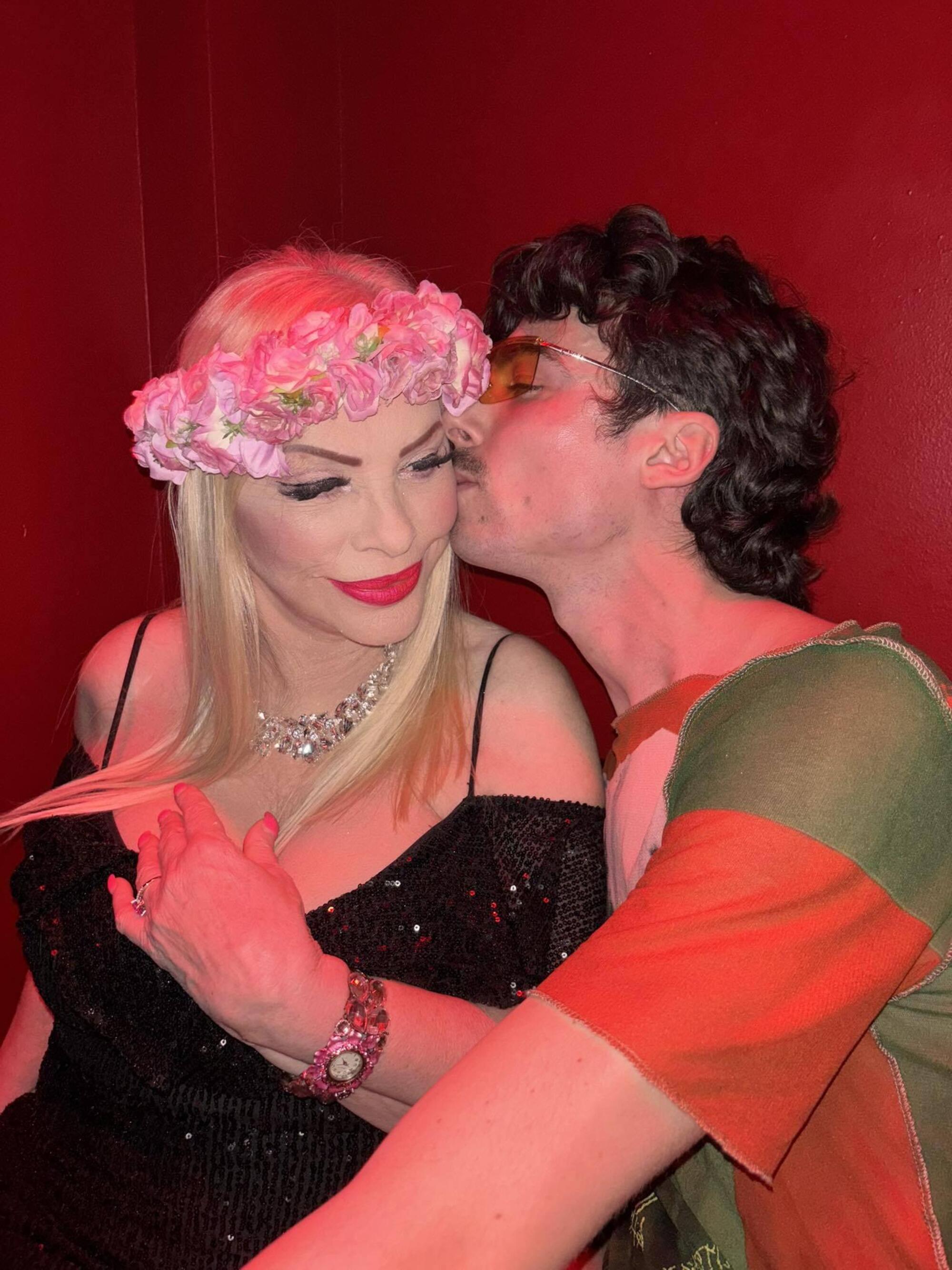 Il poeta Giorgiomaria Cornelio e Cicciolina alla Milano Fashion Week