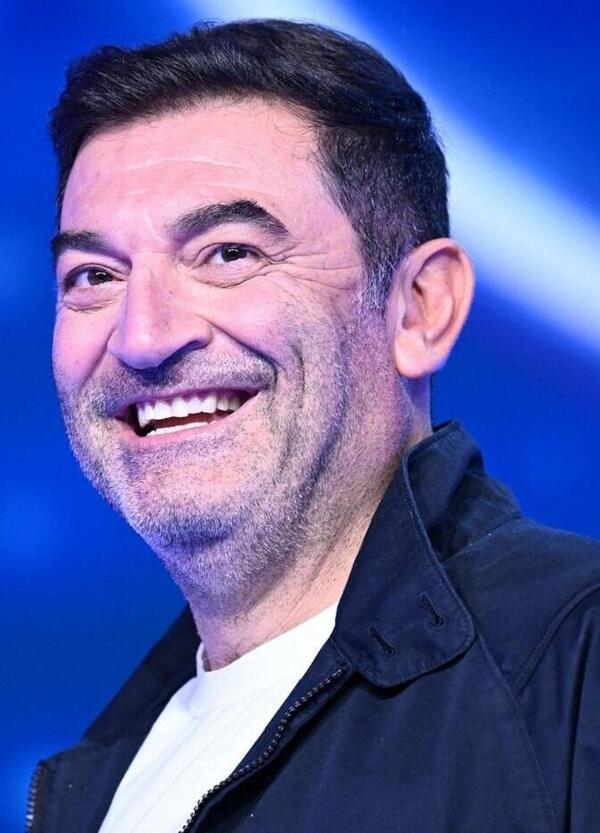 Canale 5 ricicla Scherzi a parte e sostituisce Enrico Papi con Max Giusti. Funzioner&agrave;?