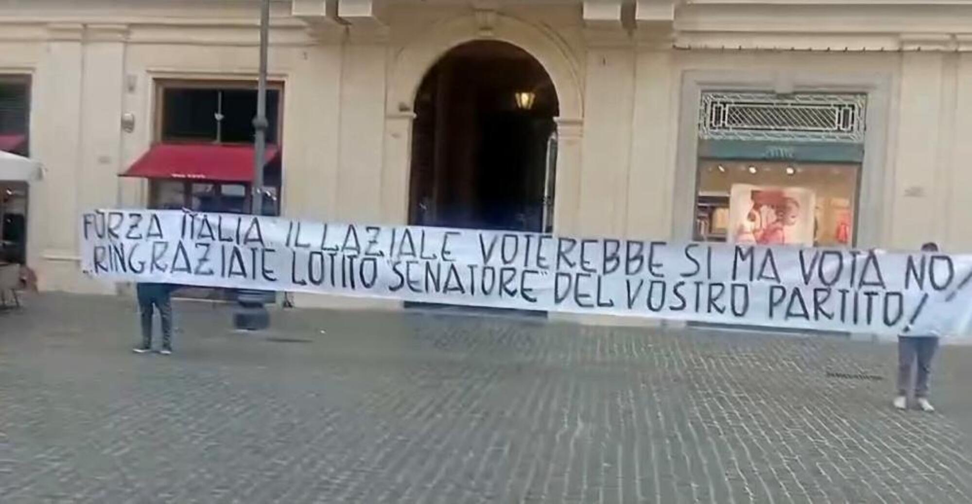 Lo striscione del il no