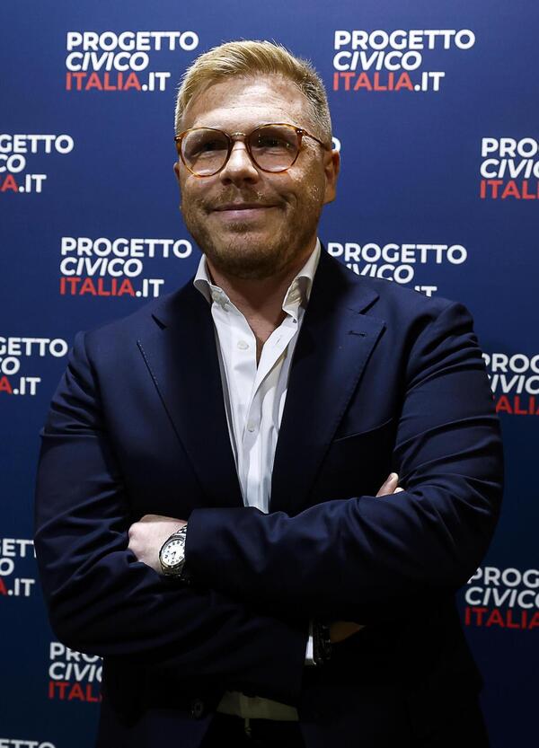 In Sicilia &egrave; successa una cosa pesantissima: sono entrati nell&rsquo;ufficio di Ismaele La Vardera e hanno lasciato due filtri di sigaretta sulla sua spilla di Falcone e Borsellino. Un avvertimento?