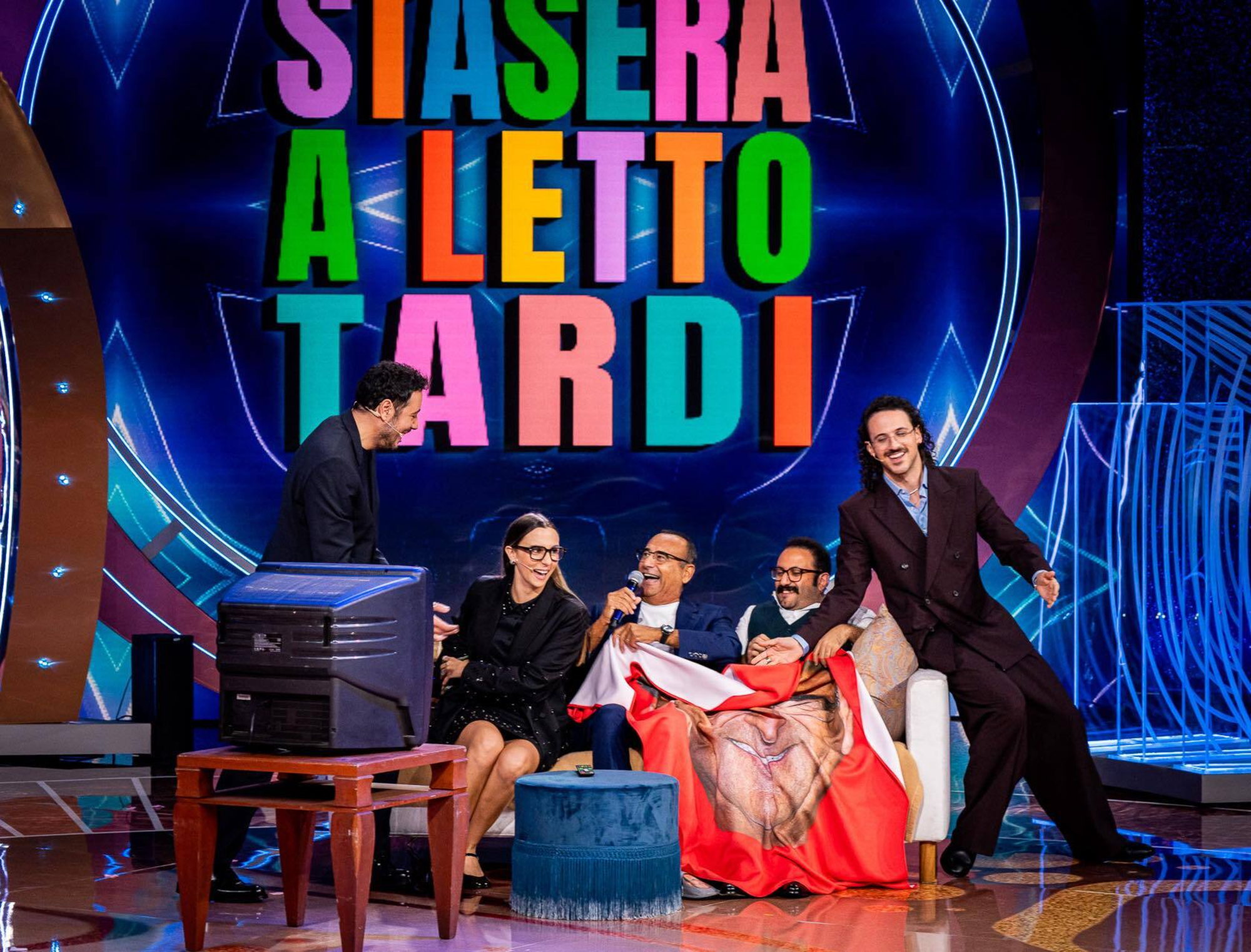 Carlo Conti ospite di Stasera a letto tardi