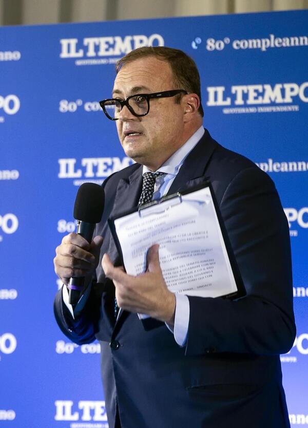 Che "2 di picche"! La Rai e Cerno volevano l'orario prima del Tg2, ma la redazione li scarica