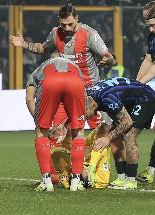 Revocati i domiciliari al diciannovenne ultras che ha lanciato il petardo ad Audero: avr&agrave; l&rsquo;obbligo di firma. Ecco il nuovo provvedimento per il giovane della curva Nord dell&rsquo;Inter