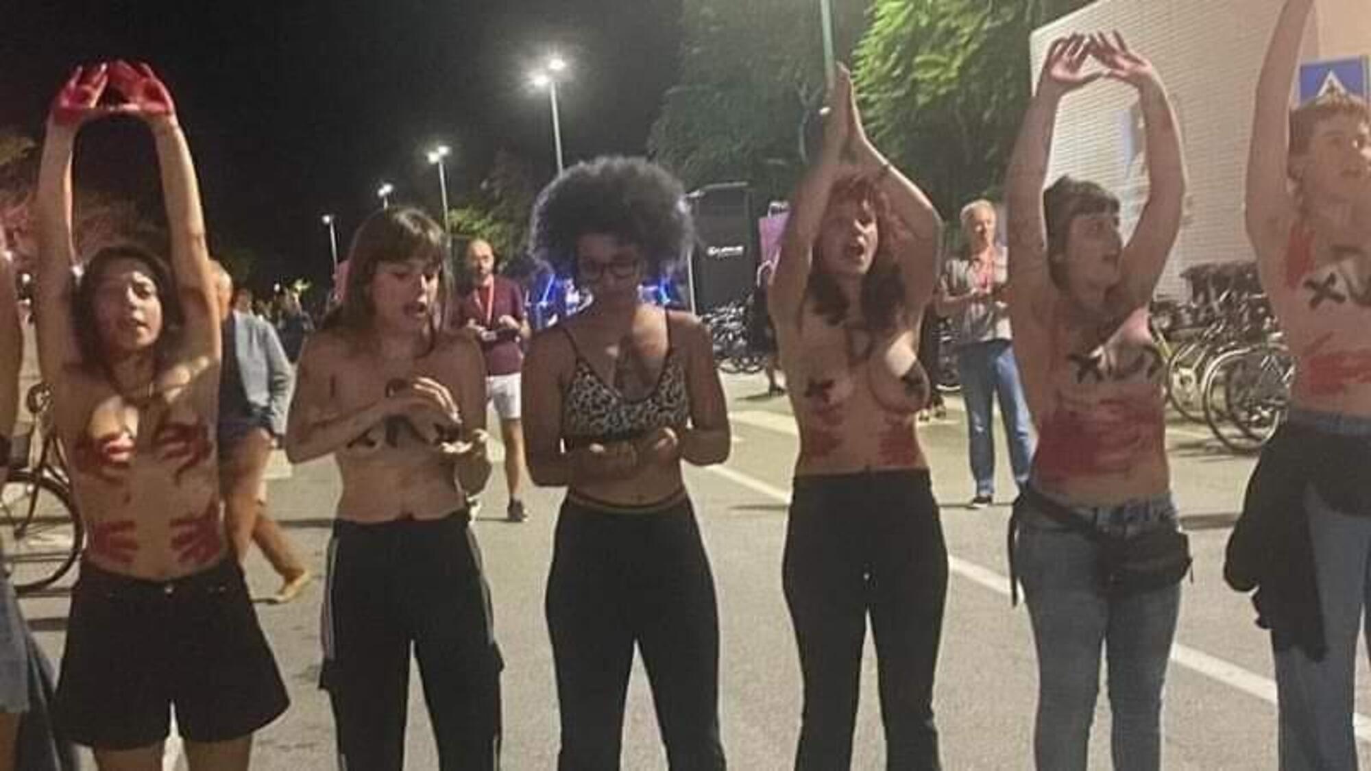 femministe in protesta