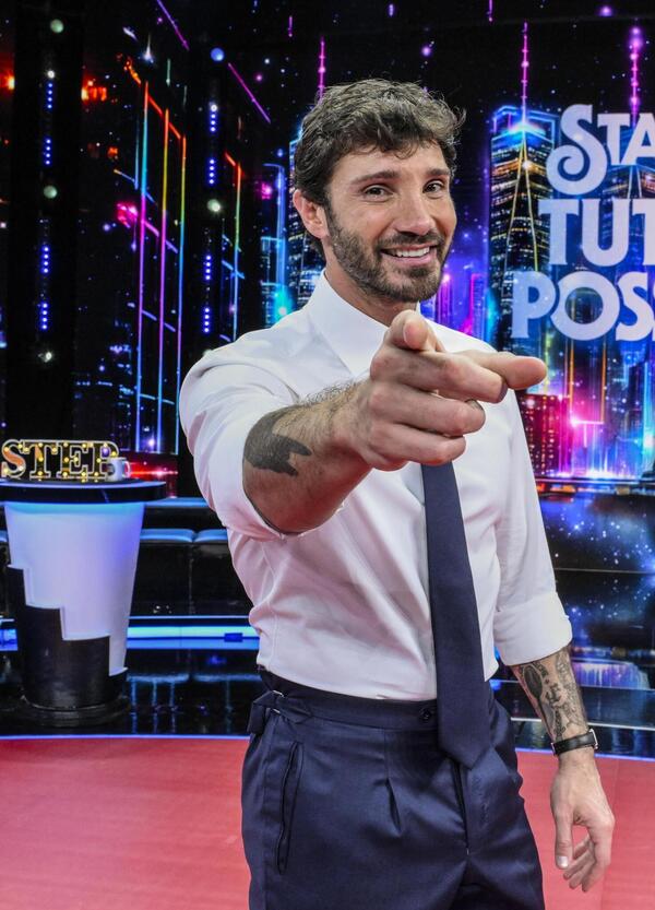 Aldo Grasso asfalta Stefano De Martino: &ldquo;Un animatore per feste a domicilio. Il suo &egrave; il pi&ugrave; grande salto di carriera fatto in Rai&rdquo;