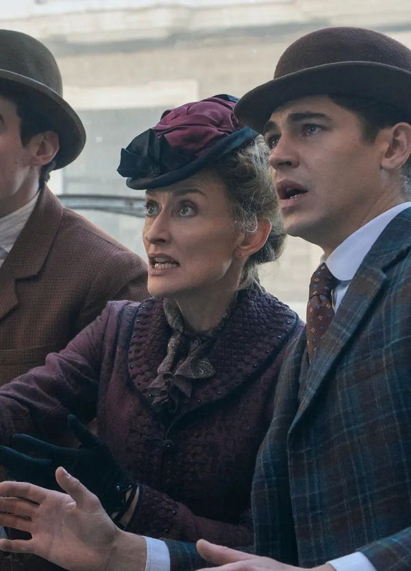 Guy Ritchie, si pu&ograve; essere scorretti in doppiopetto? Young Sherlock &egrave; la serie Amazon Prime Video che dovete vedere. E la sfida con Netflix &egrave; tutta inglese