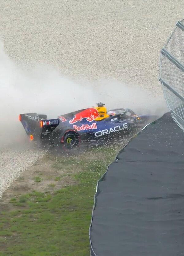 Ok ma cos&rsquo;&egrave; successo a Max Verstappen nel sabato di Melbourne? Problemi alla Red Bull e botto clamoroso, che per&ograve; salva Kimi Antonelli: ecco perch&eacute;