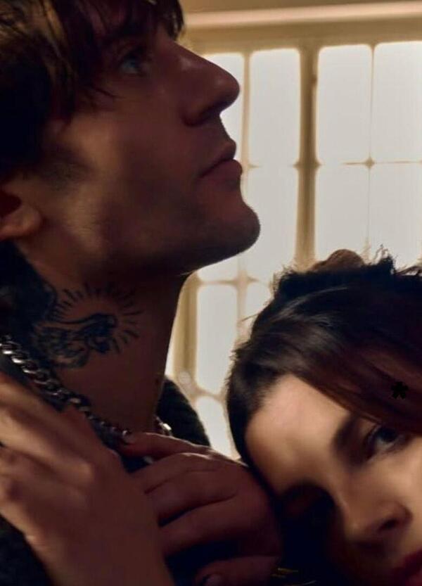 &ldquo;Vacci piano&rdquo;: ma loro no. Emma, Rkomi e la nuova collaborazione