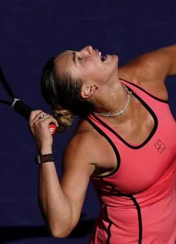 Sabalenka in campo con l&rsquo;anello da 1 milione. Ecco il modello