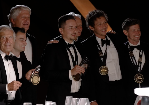 Rossi, Pedrosa, Lorenzo, Stoner e tutti gli altri: gli Avengers del Motomondiale in un video devastante. Ecco le parole di Valentino su Pecco, Marquez, Bez e l&rsquo;ultimo tango in MotoGP