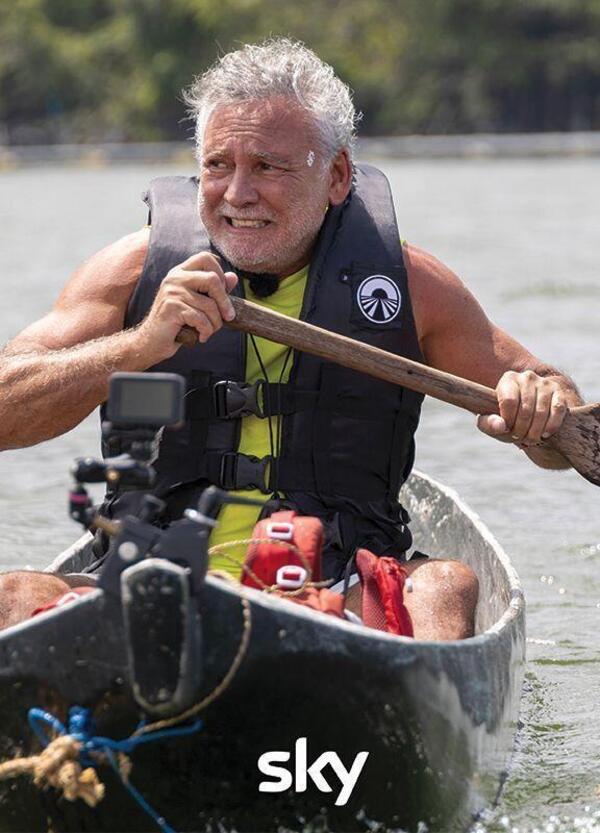 In un mondo che va con l&rsquo;elettrico, Pechino Express va ancora a benzina e funziona