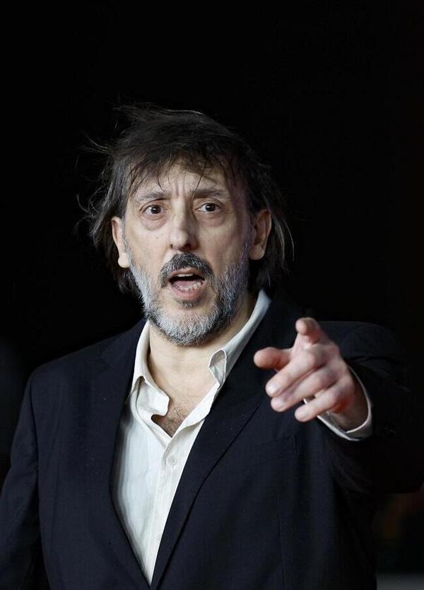 Ceccherini difende Signorini e attacca Corona: "&Egrave; simpatico ma vuole solo fare soldi. Queste cose sono sempre successe, ma tra uomo e donna". E su Pucci... 