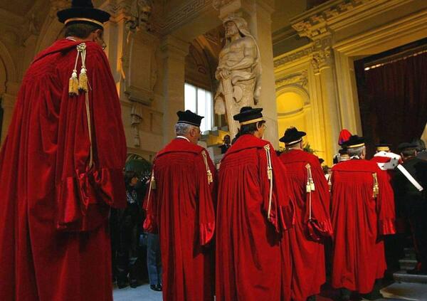 I premi Oscar per il referendum sulla giustizia: da Gratteri che minaccia Il Foglio (miglior sceneggiatura) a Meloni come Michael B Jordan nel ruolo di premier e populista. E la statuetta per la miglior canzone va&hellip; 