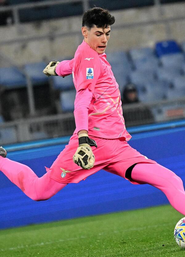 La Lazio ha un nuovo gigante in porta: ecco chi &egrave; Motta, decisivo contro il Milan al posto di Provedel. Dalla &ldquo;fuga&rdquo; dalla Juventus alla Serie B. Ora si prender&agrave; anche la A?