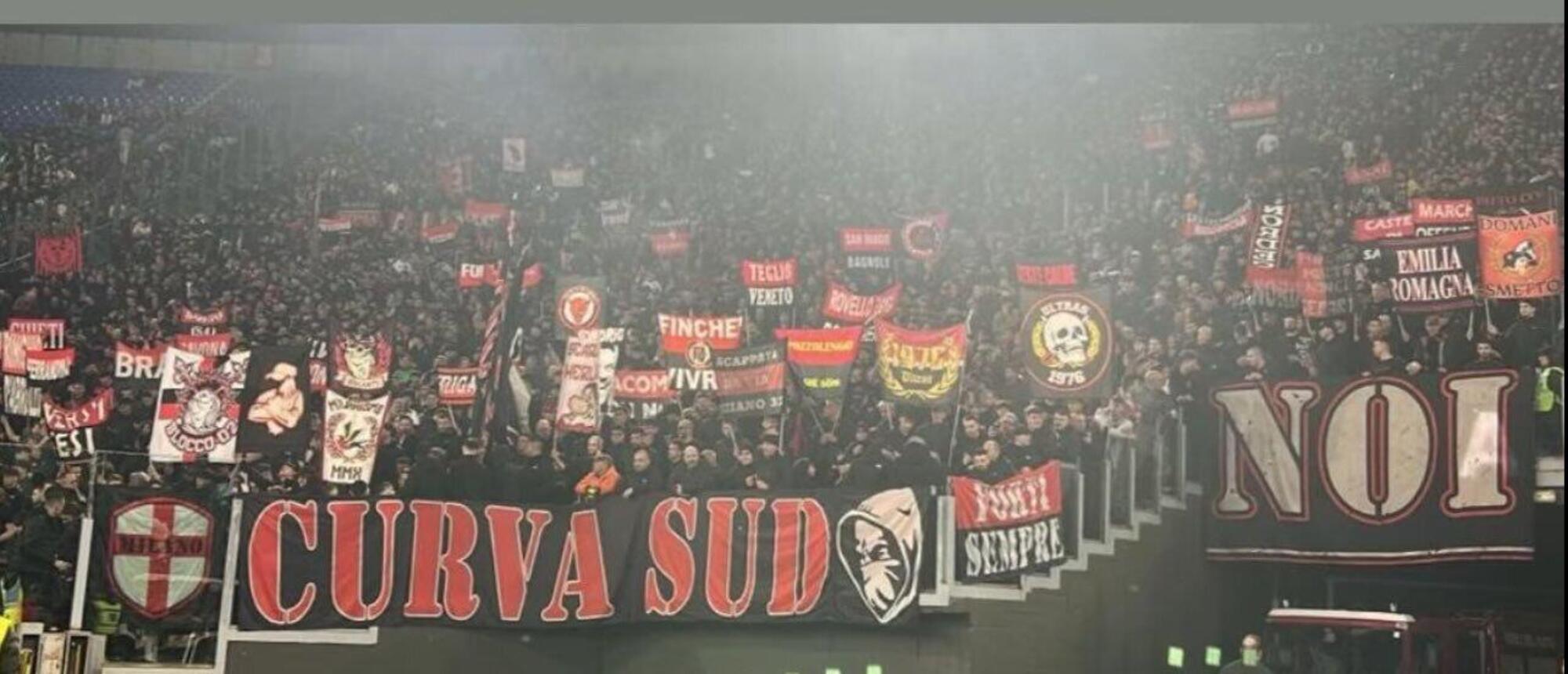 Lo striscione "Curva Sud"