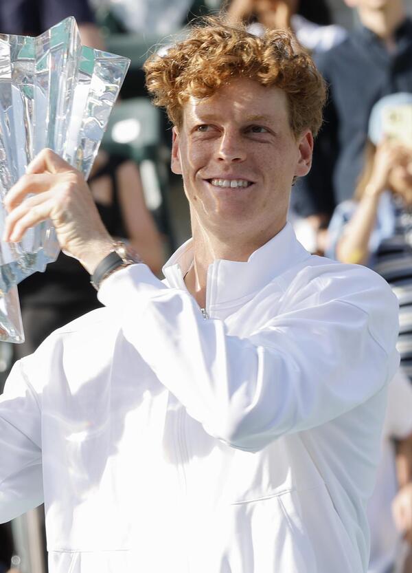 Per Jannik Sinner il Master 1000 di Indian Wells &egrave; una questione di cuore (e di acciaio): il pensiero per Kimi Antonelli e l&rsquo;assalto a Carlos Alcaraz 