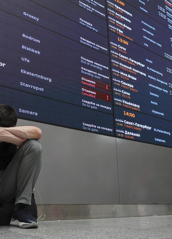 Avete prenotato le vacanze estive? Salutate Fly Emirates, Ethiad e Qatar Airways: con la guerra in Iran spuntano le compagnie cinesi. Ecco come cambia la connettivit&agrave; aerea globale 