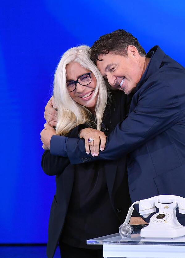 Teo Mammucari e il siparietto a &ldquo;Domenica In&rdquo; che ha fatto arrabbiare Mara Venier. Mammucari cerca la battuta anche quando non serve e il risultato &egrave; un disagio