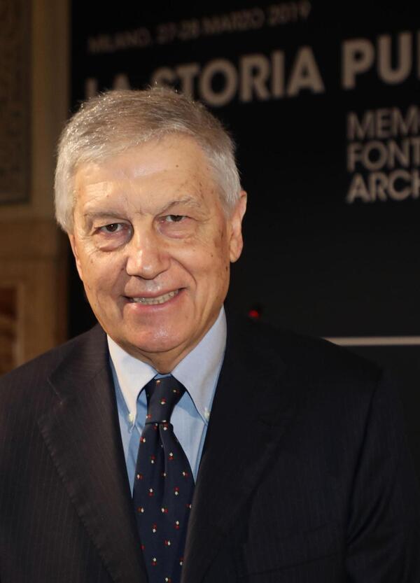 Aldo Grasso distrugge il Grande Fratello Vip: "Monumento all'inerzia televisiva, serve solo per commentare su X e nei talk". Ilary Blasi? "Come in un mercato rionale"