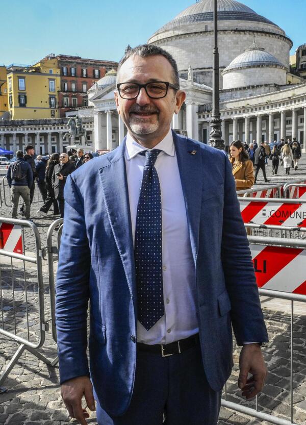 Ma davvero Andrea Delmastro faceva &ldquo;affari con un imprenditore condannato per mafia&rdquo;? Le &ldquo;5 Forchette&rdquo; e il legame con il clan Senese