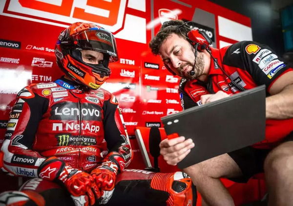 Ducati, che succede? Marc Marquez prende il buono, Pecco Bagnaia va gi&ugrave; duro (con se stesso): &ldquo;Ho solo cercato di sopravvivere&rdquo;