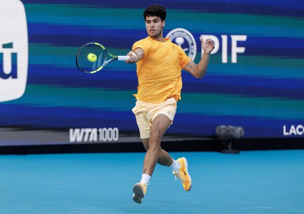 Il dritto di Panatta su Alcaraz: &ldquo;Carlos a Miami come Leao, svogliato e senza grinta. Eliminato giustamente&rdquo;. Ora &egrave; tutto facile per Sinner? &ldquo;Si pu&ograve; sempre perdere, ma a Jannik accade meno&rdquo; 